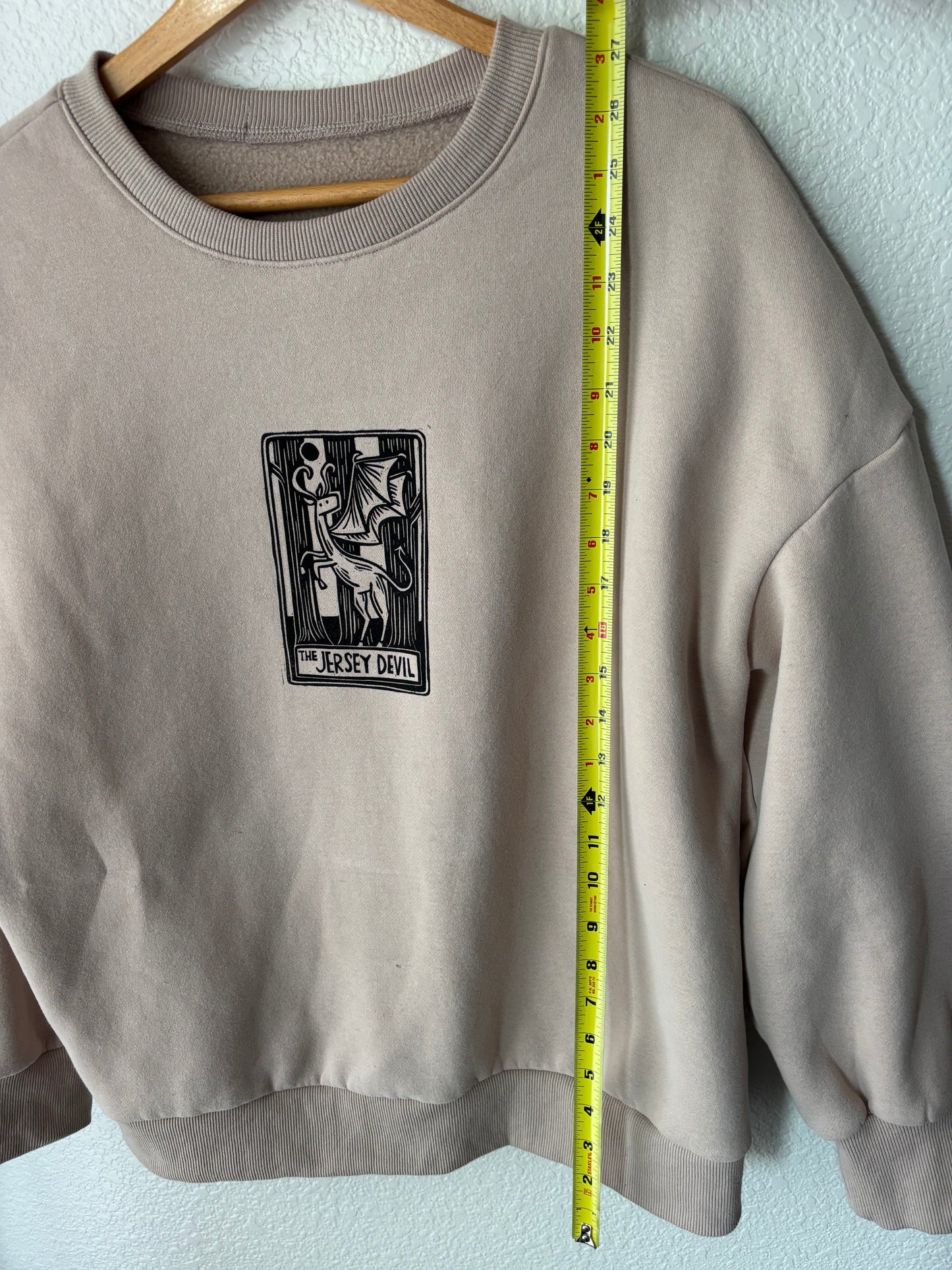 M-L Jersey devil sweater