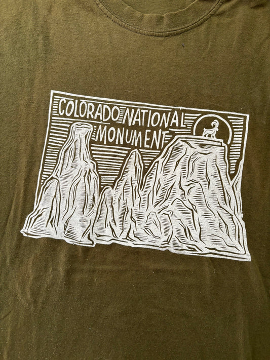 L - Monument T-shirt