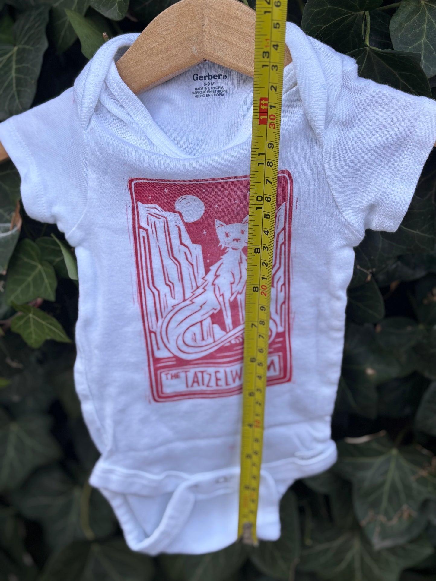 6-9m Tatzelwurm onesie