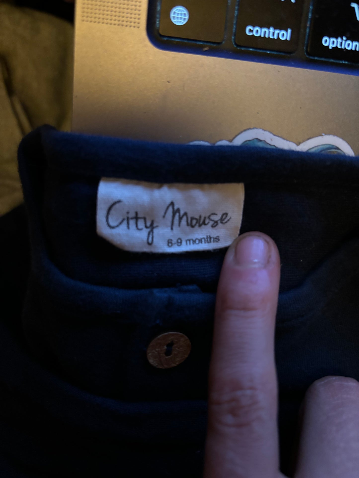 6-9 M- Kraken t-shirt