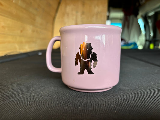 Yeti upcycled mug - gold - light pink