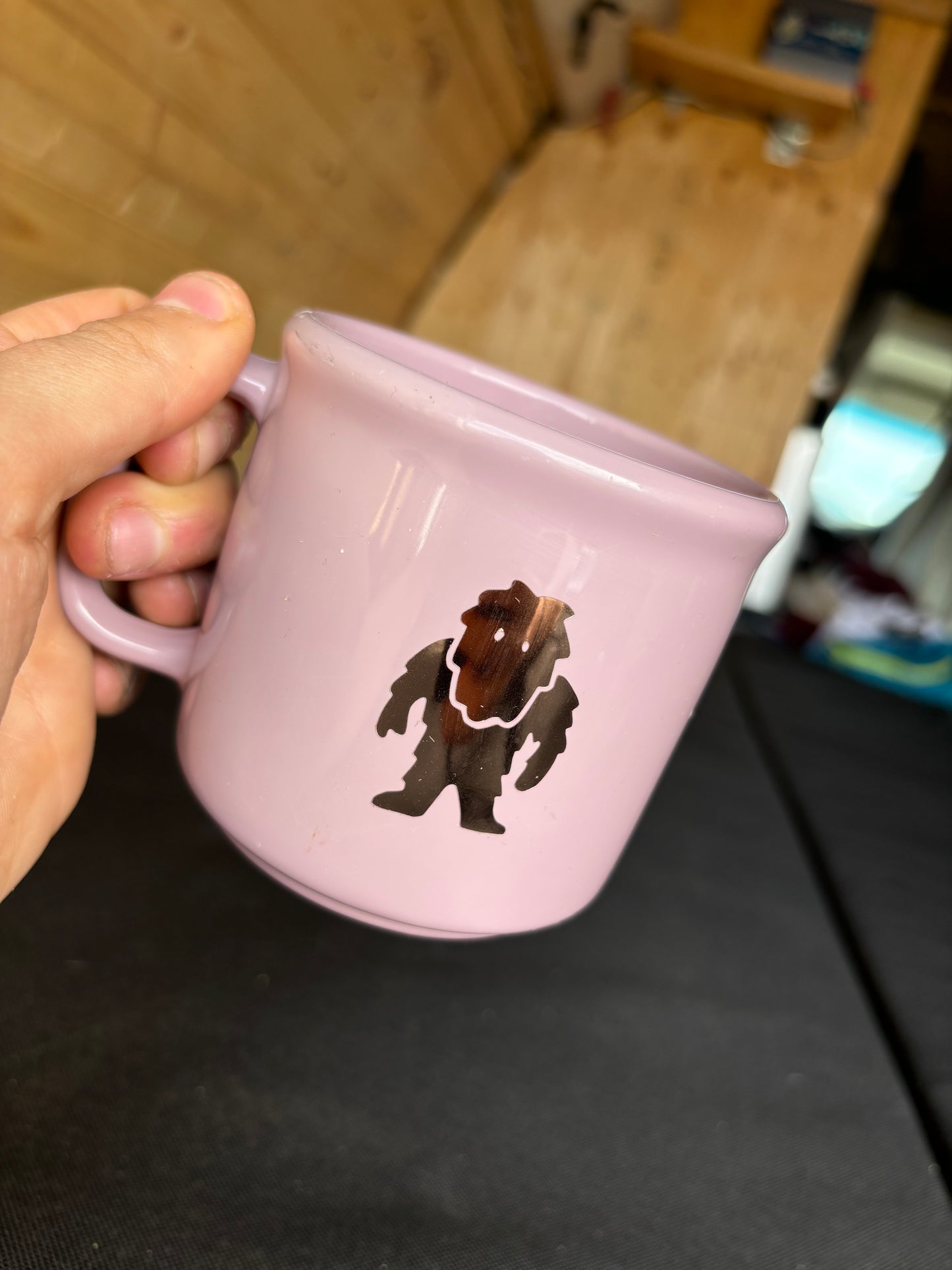 Yeti upcycled mug - gold - light pink