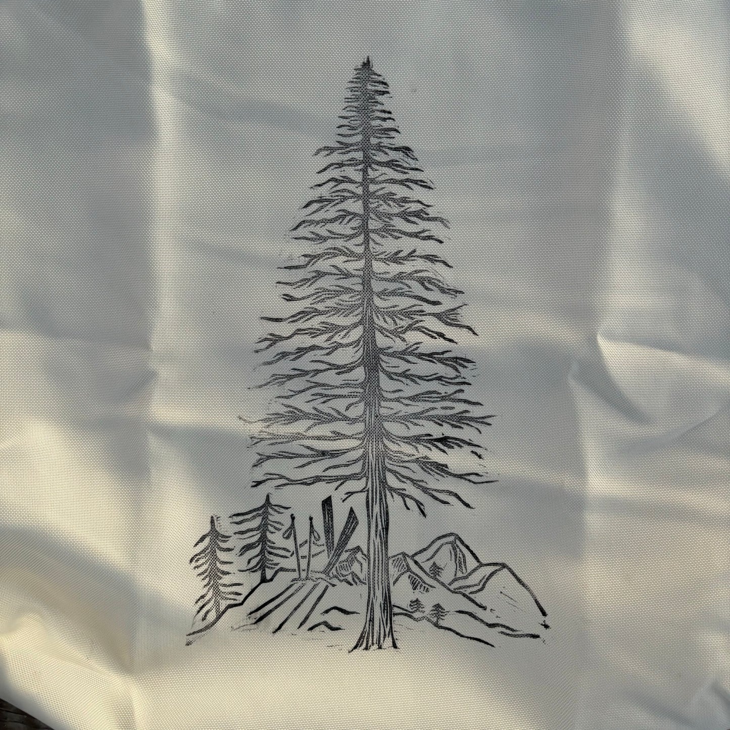 Pine summit (light) tote bag (polyester)