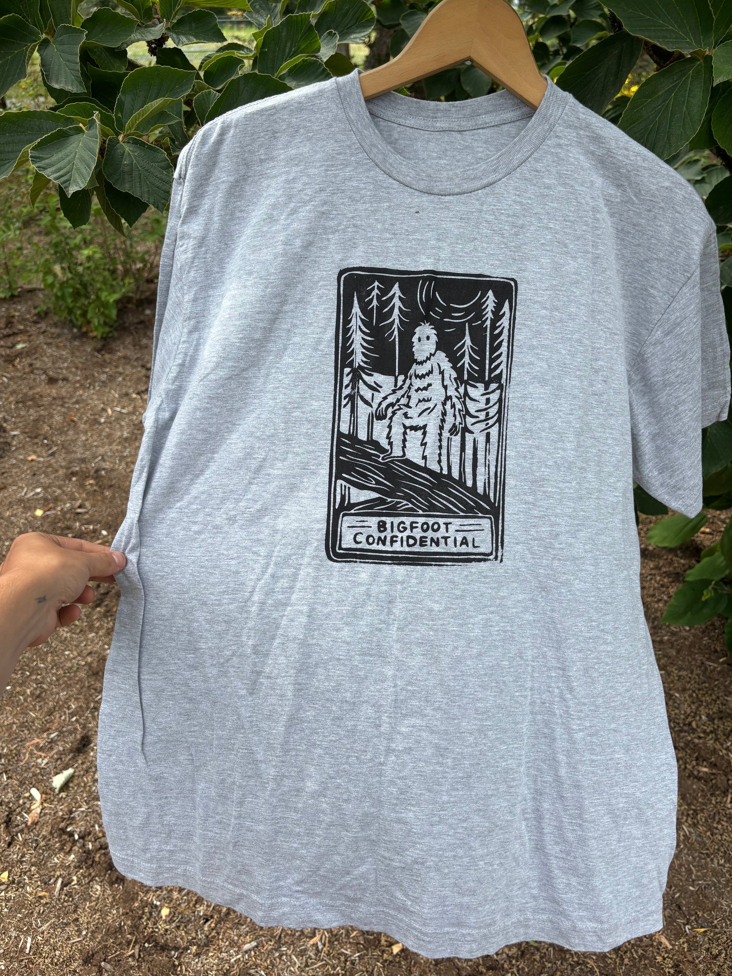 XL - Bigfoot confidential T-shirt