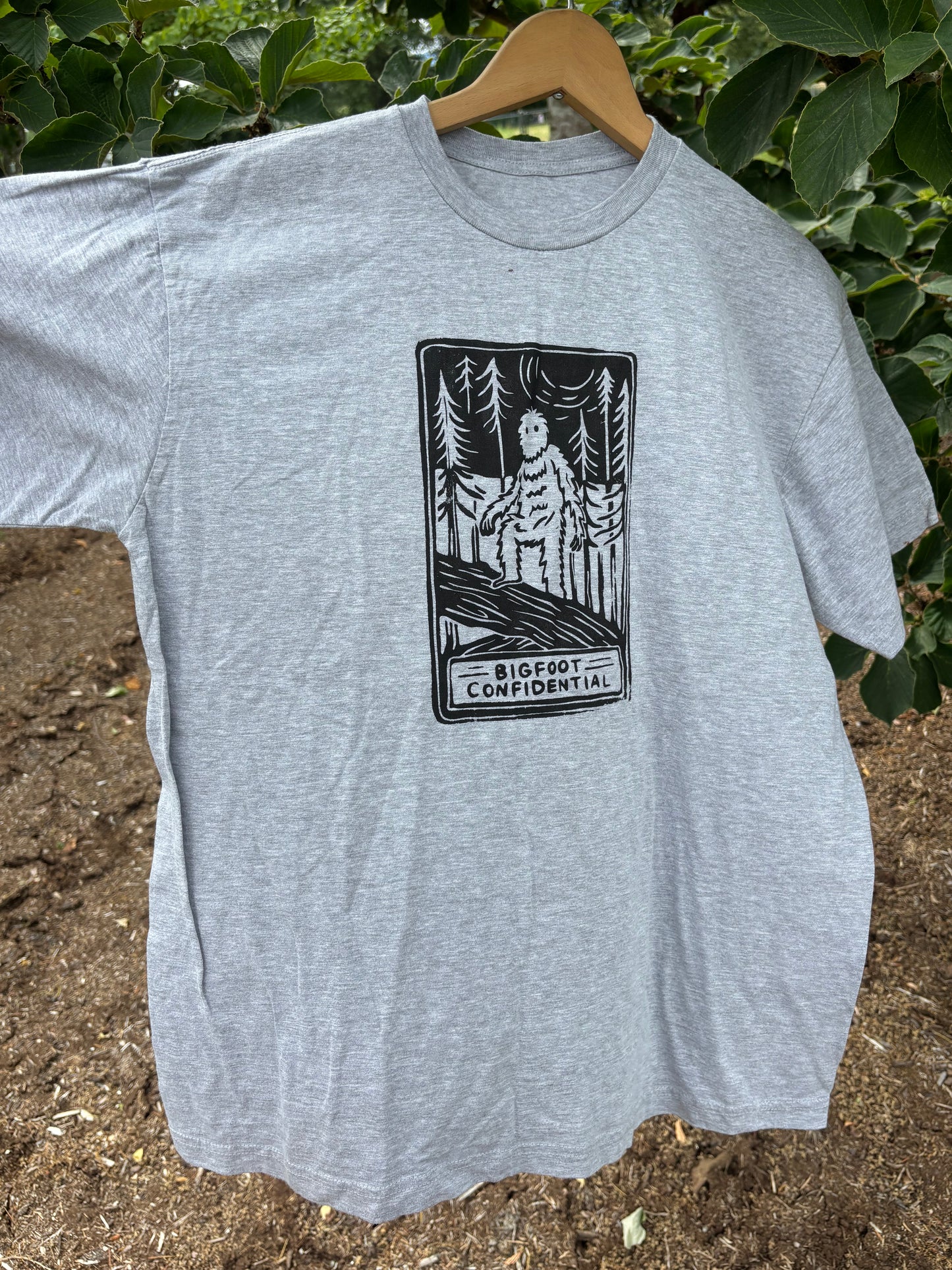 XL - Bigfoot confidential T-shirt