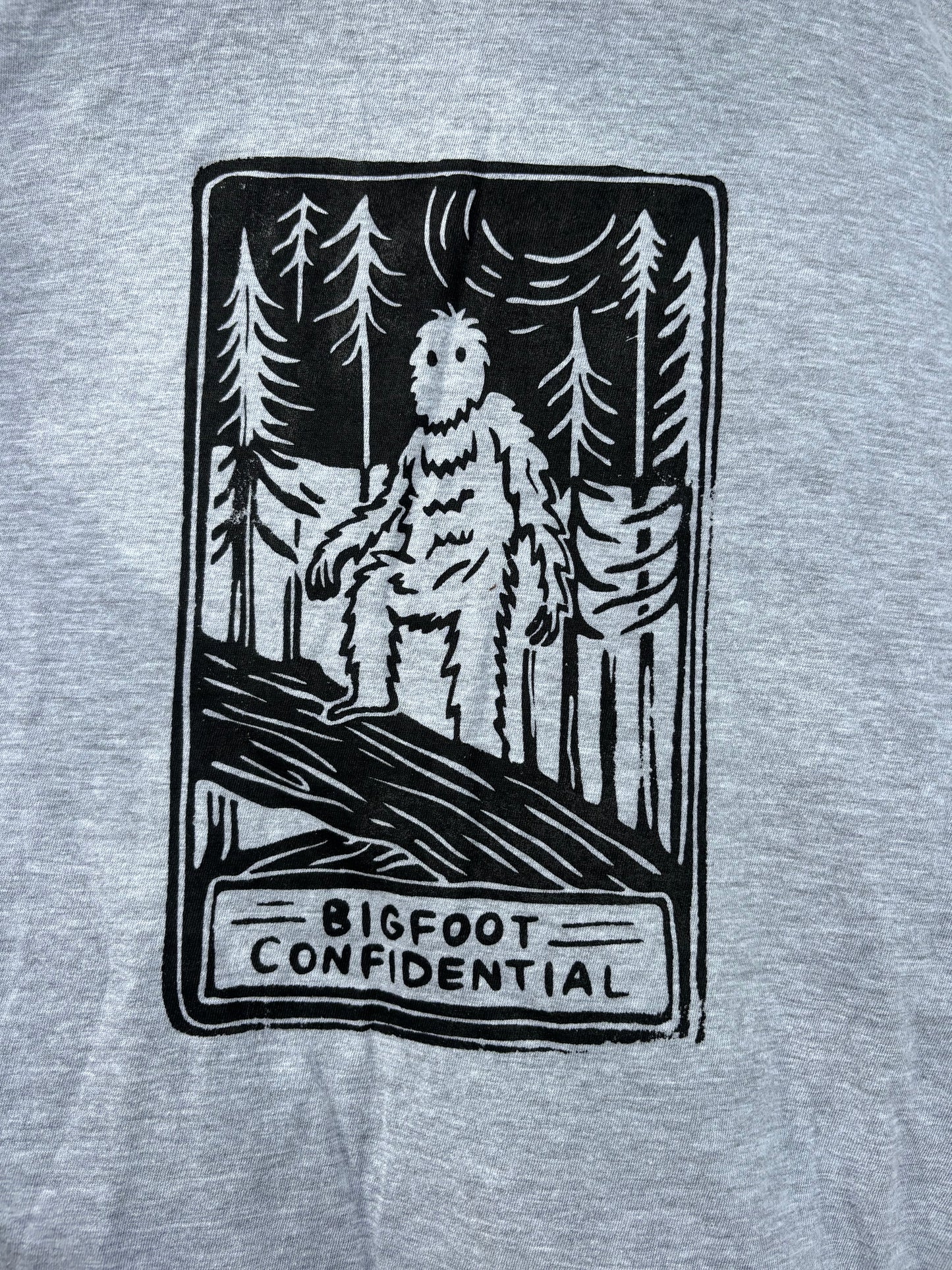 XL - Bigfoot confidential T-shirt