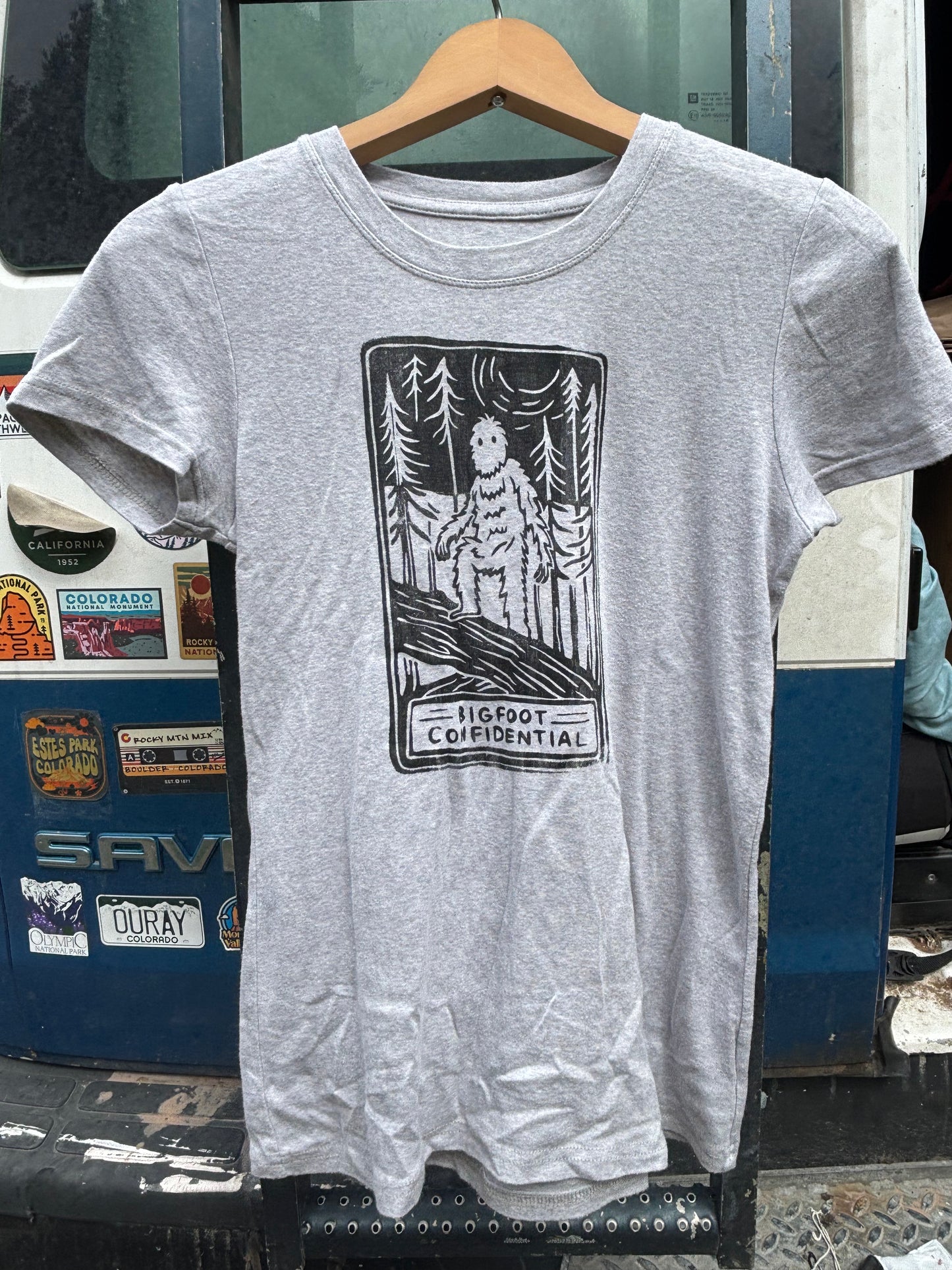 M - Bigfoot confidential T-shirt