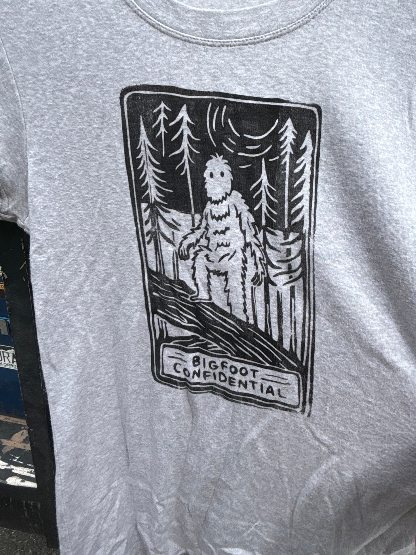 M - Bigfoot confidential T-shirt