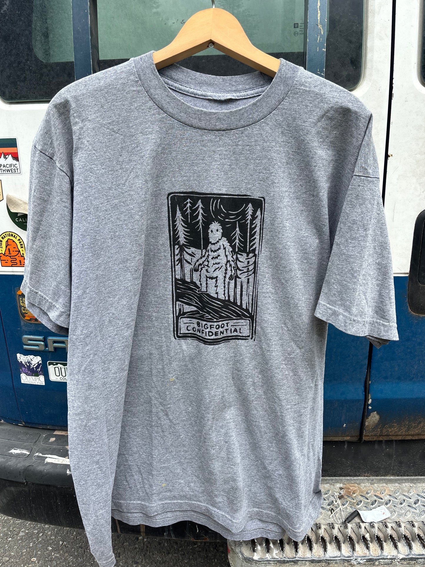 2XL - Bigfoot confidential T-shirt