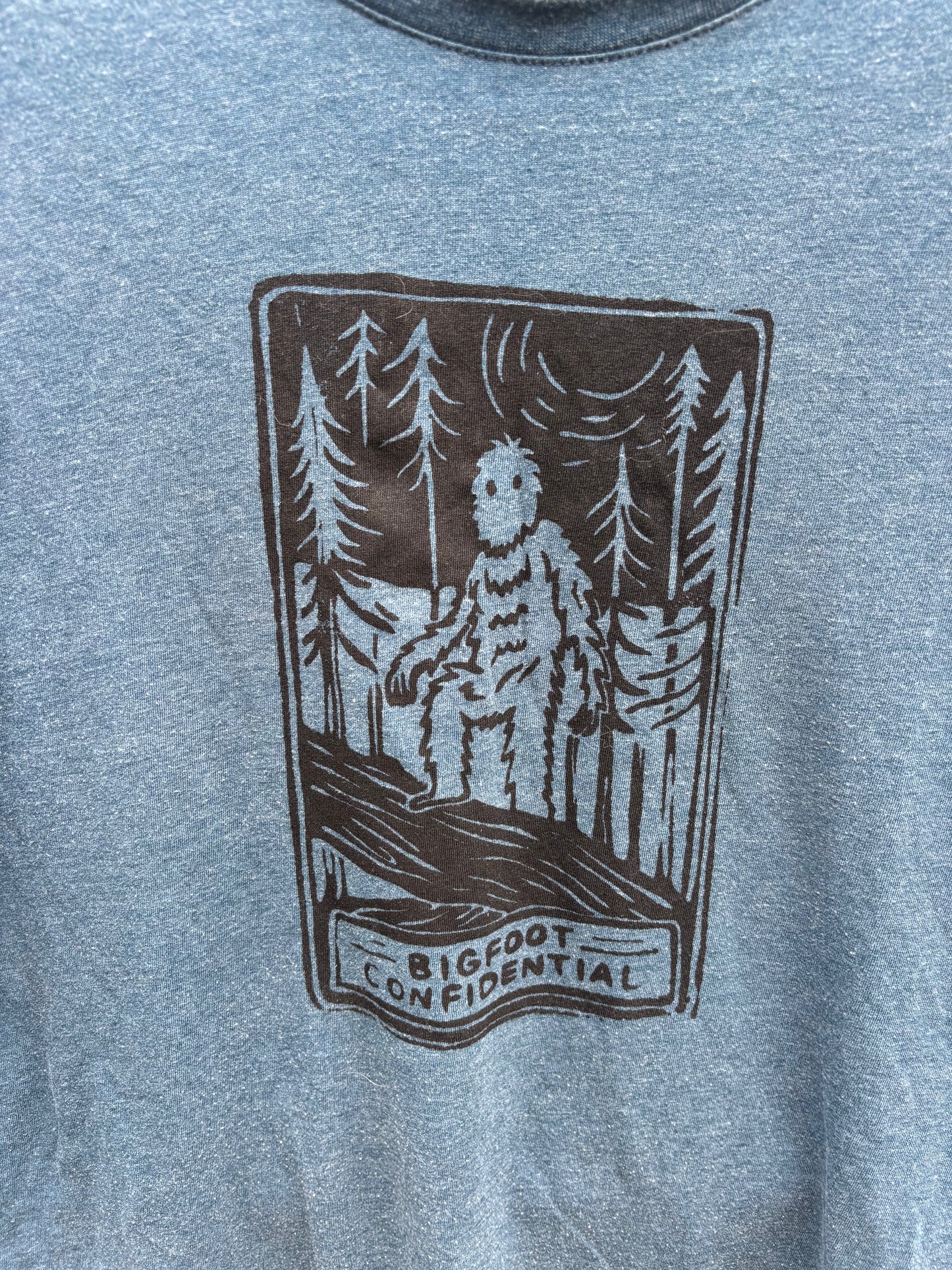 S - Bigfoot confidential T-shirt
