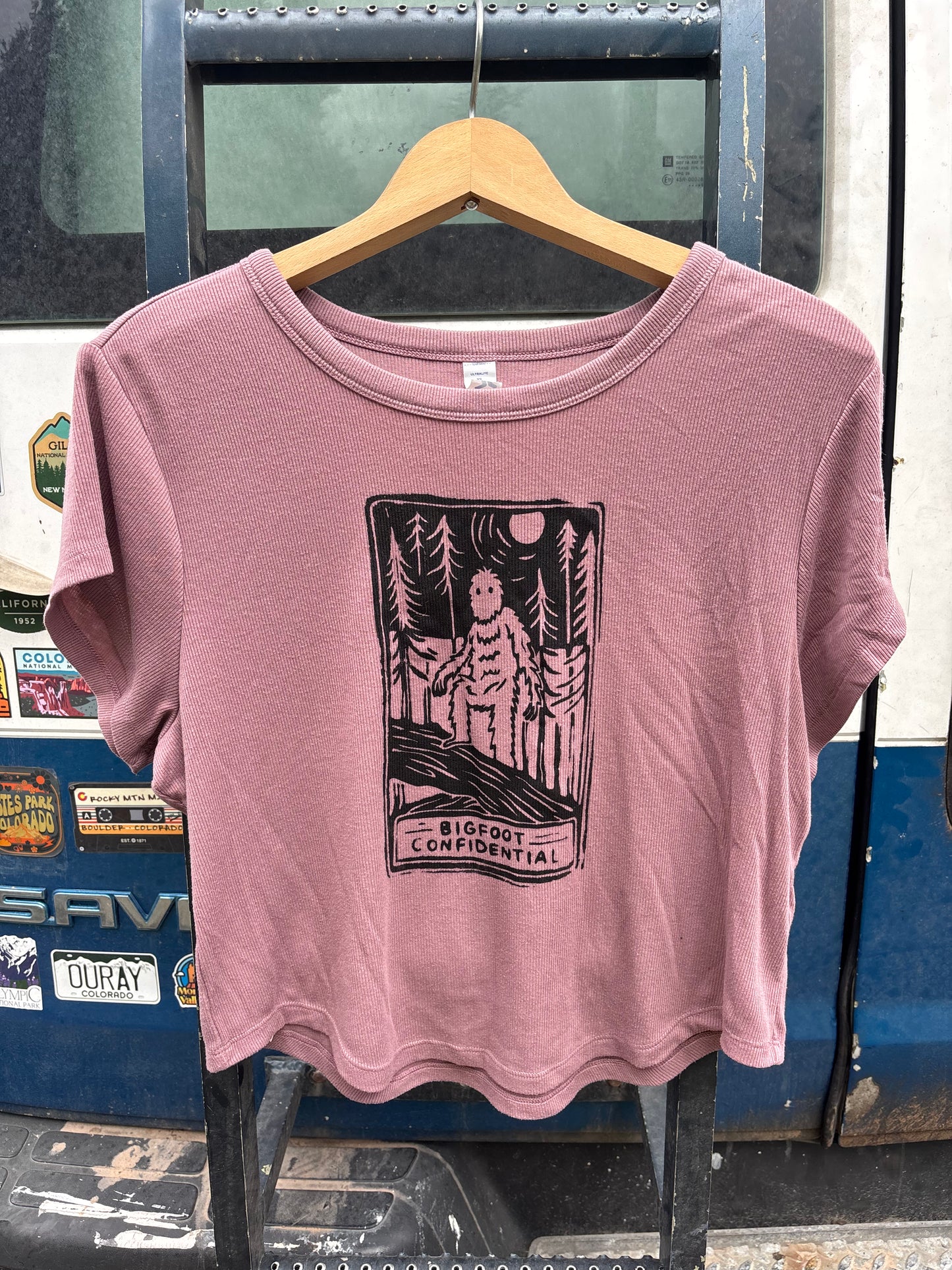XL - Bigfoot confidential T-shirt