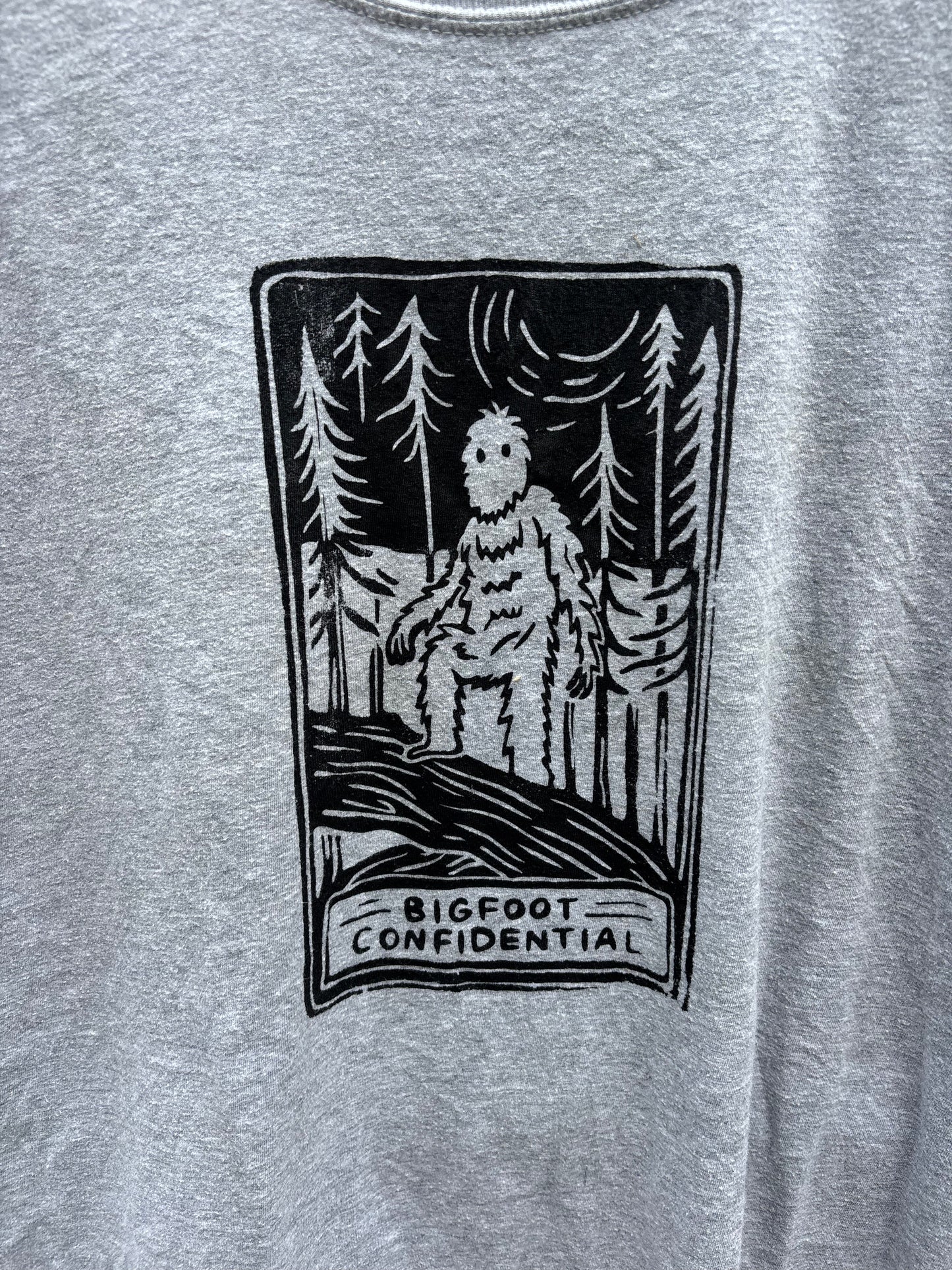 L - Bigfoot confidential T-shirt