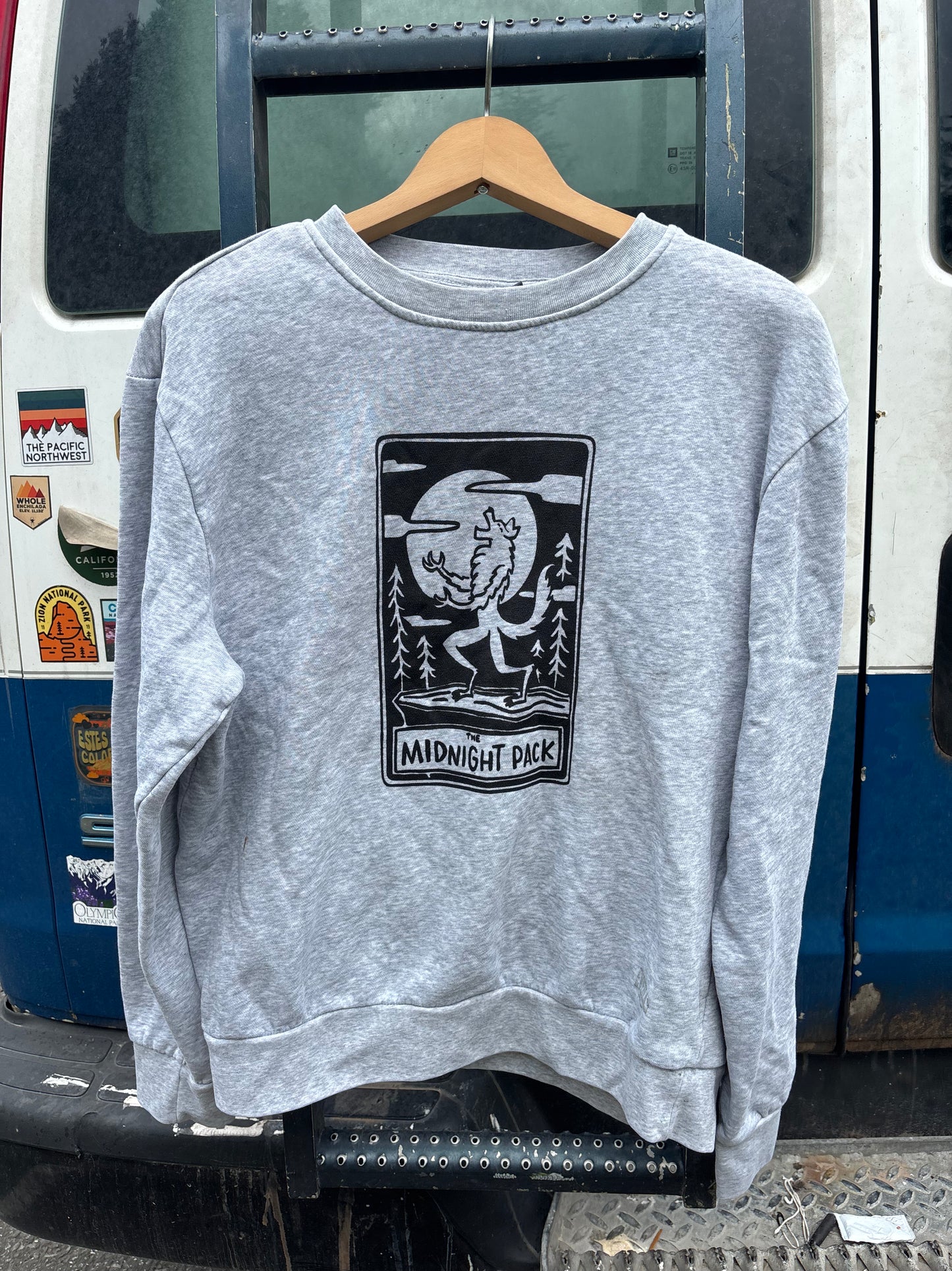 M - Bigfoot confidential crew neck