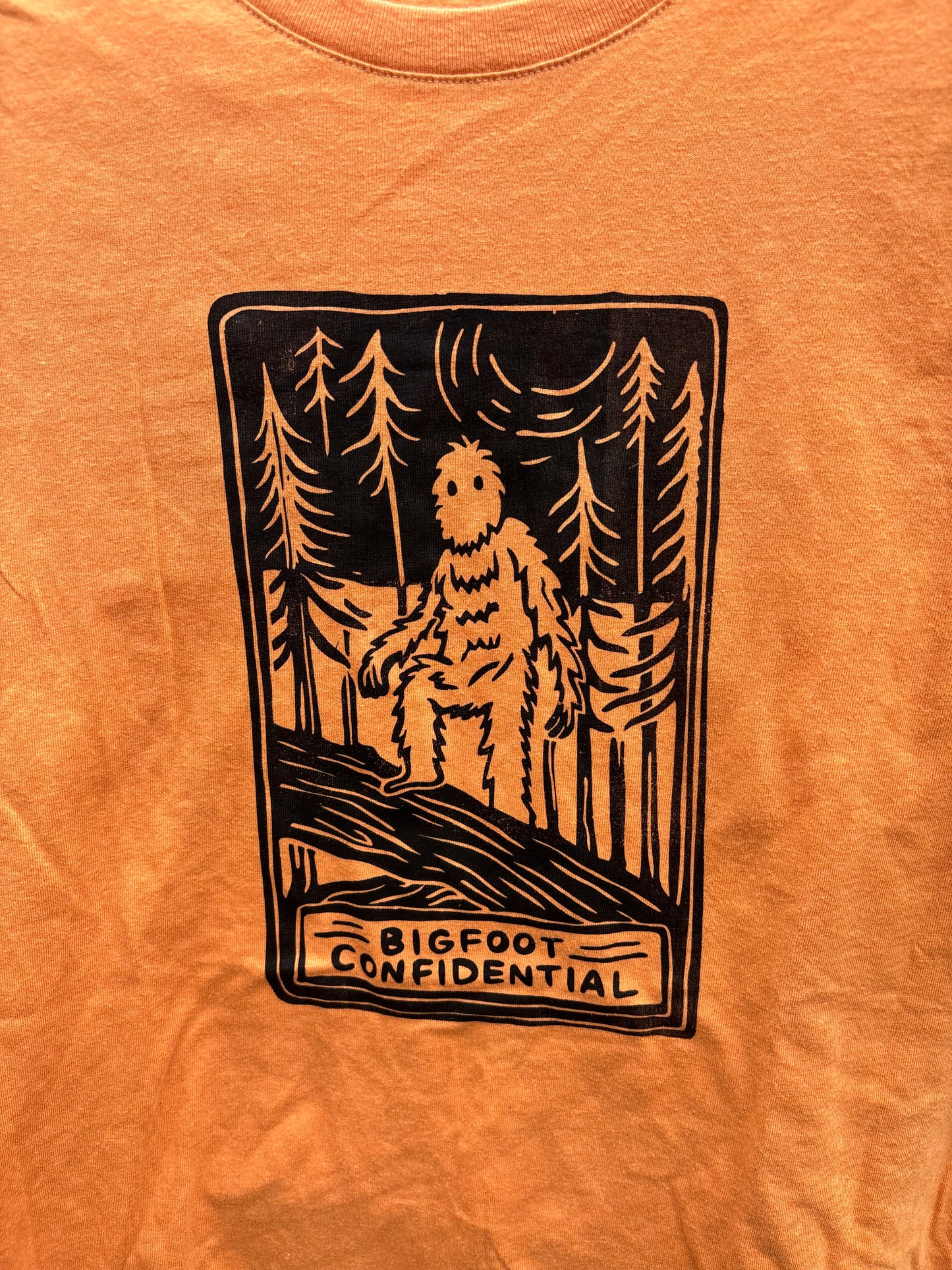 XS - Bigfoot confidential T-shirt