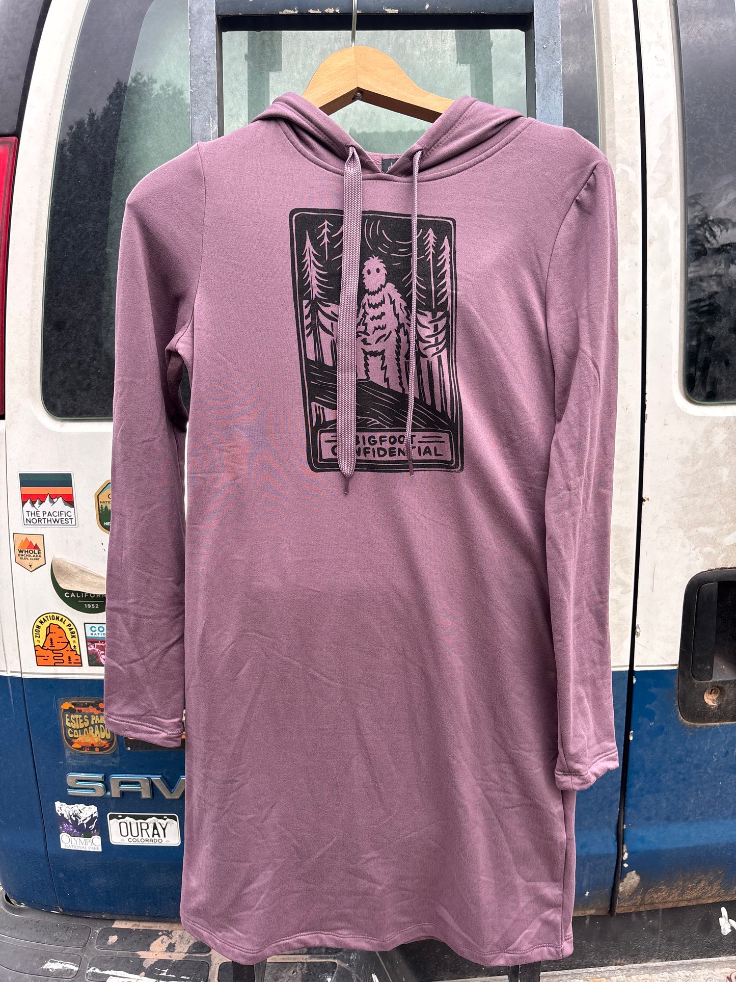 M - Bigfoot confidential long hoodie