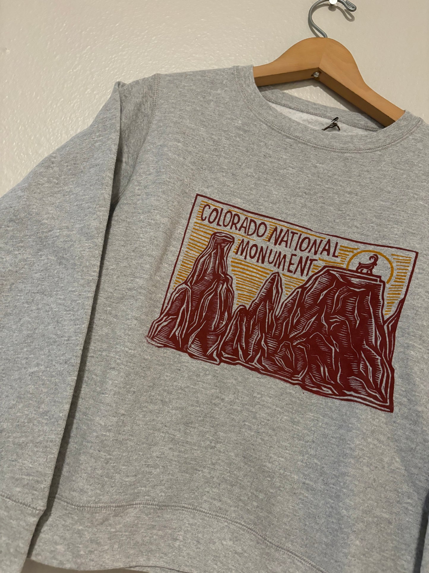 M jr - monument sweater