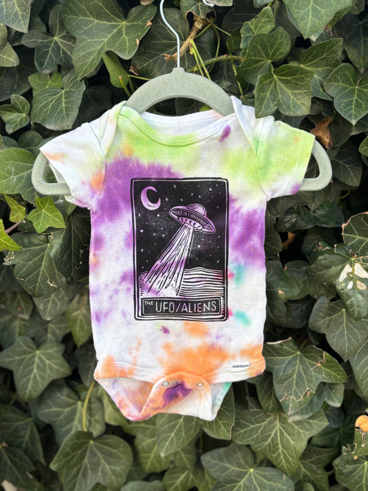 0-3m UFO/Aliens onesie