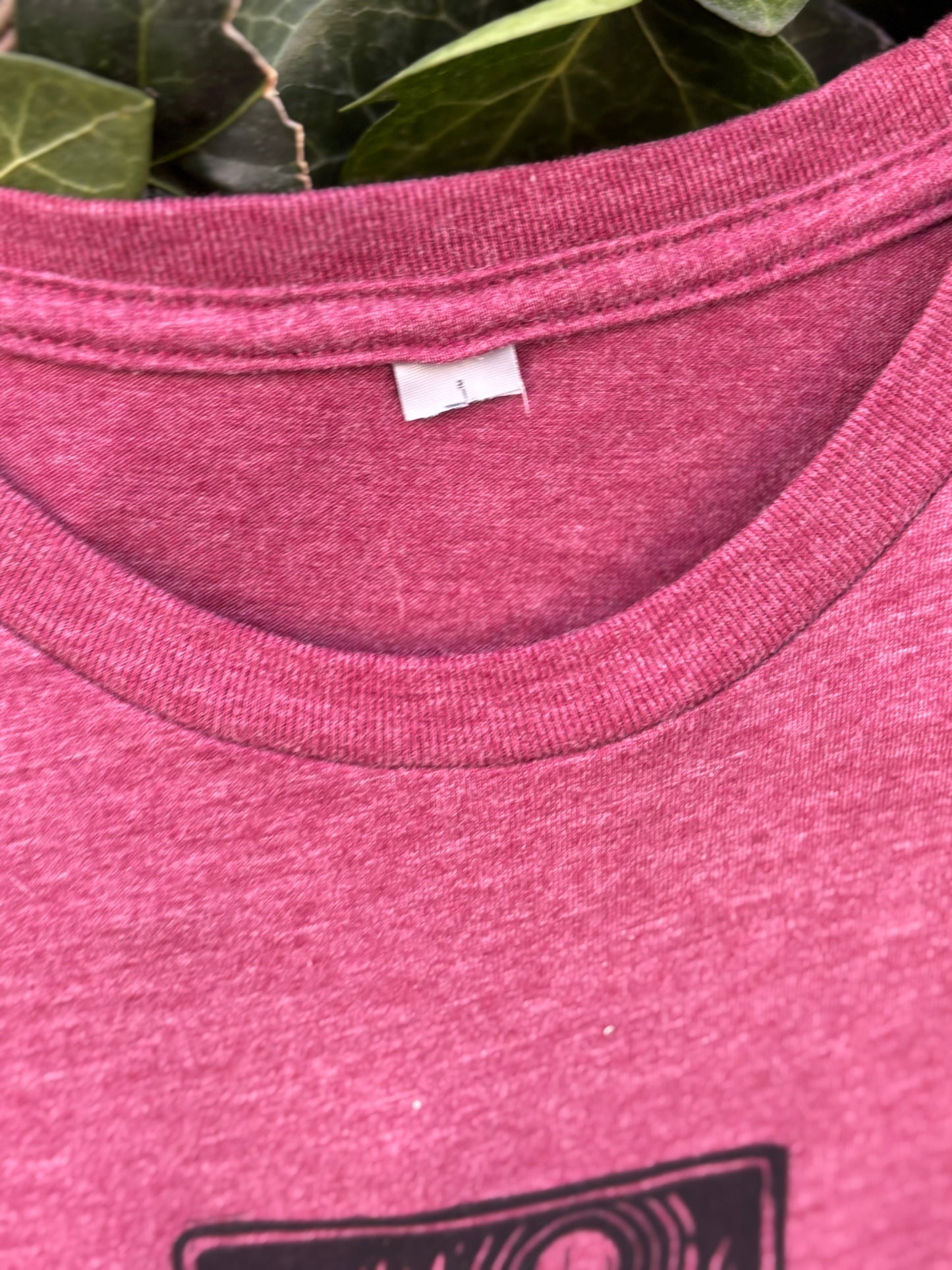 L Flatwood monster T-shirt