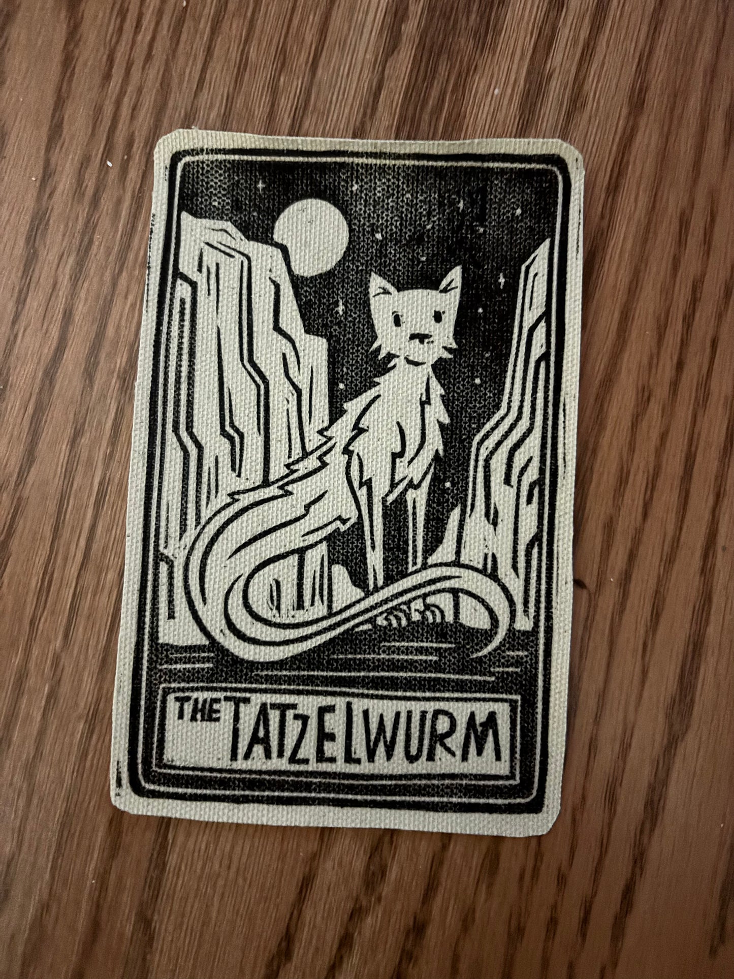 Tatzelwurm sew on patch
