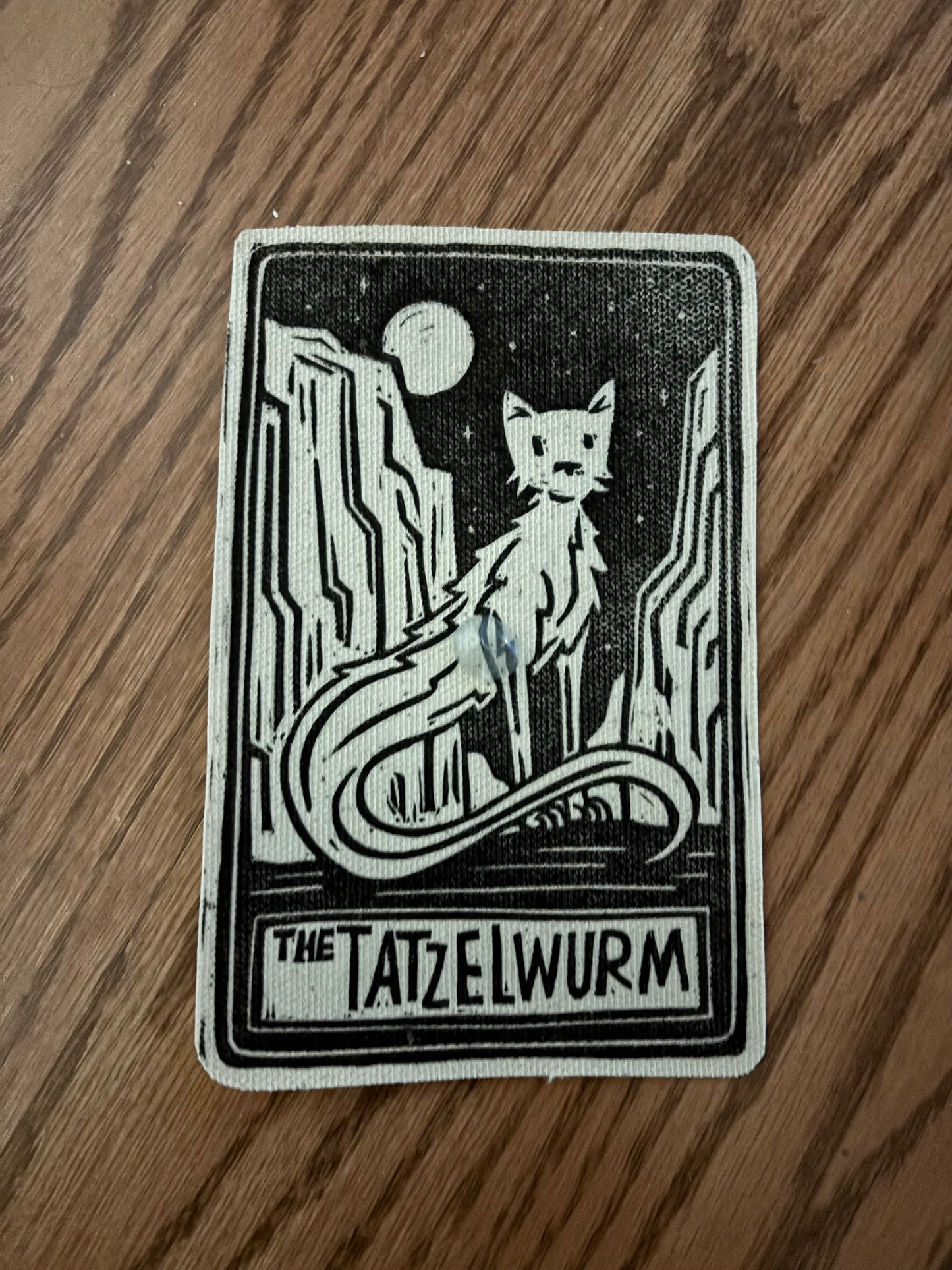 Tatzelwurm sew on patch