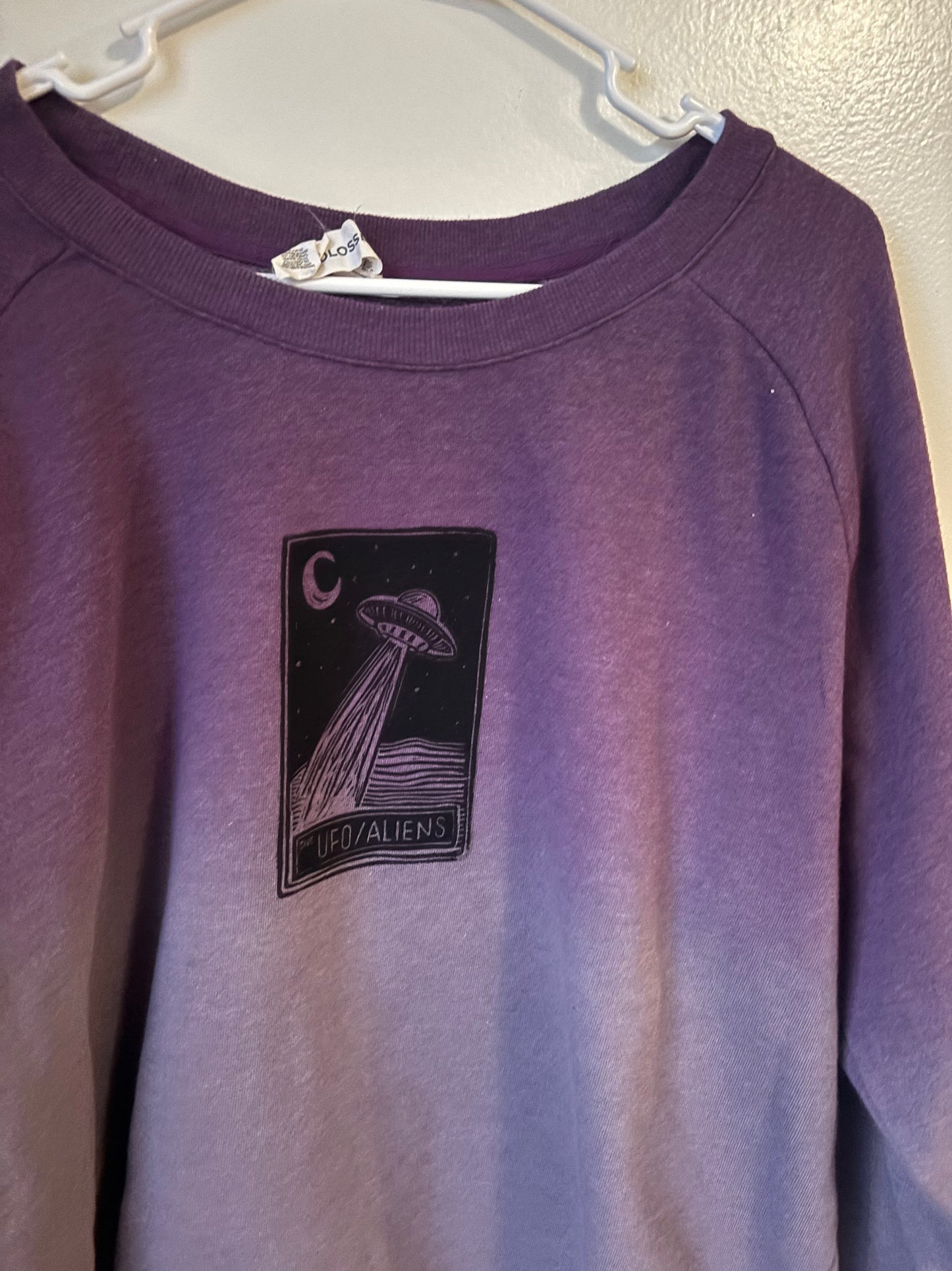 2XL UFO sweater