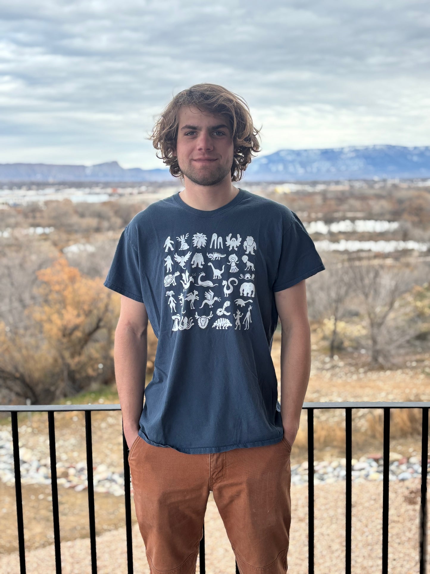 L - Mini monsters T-shirt