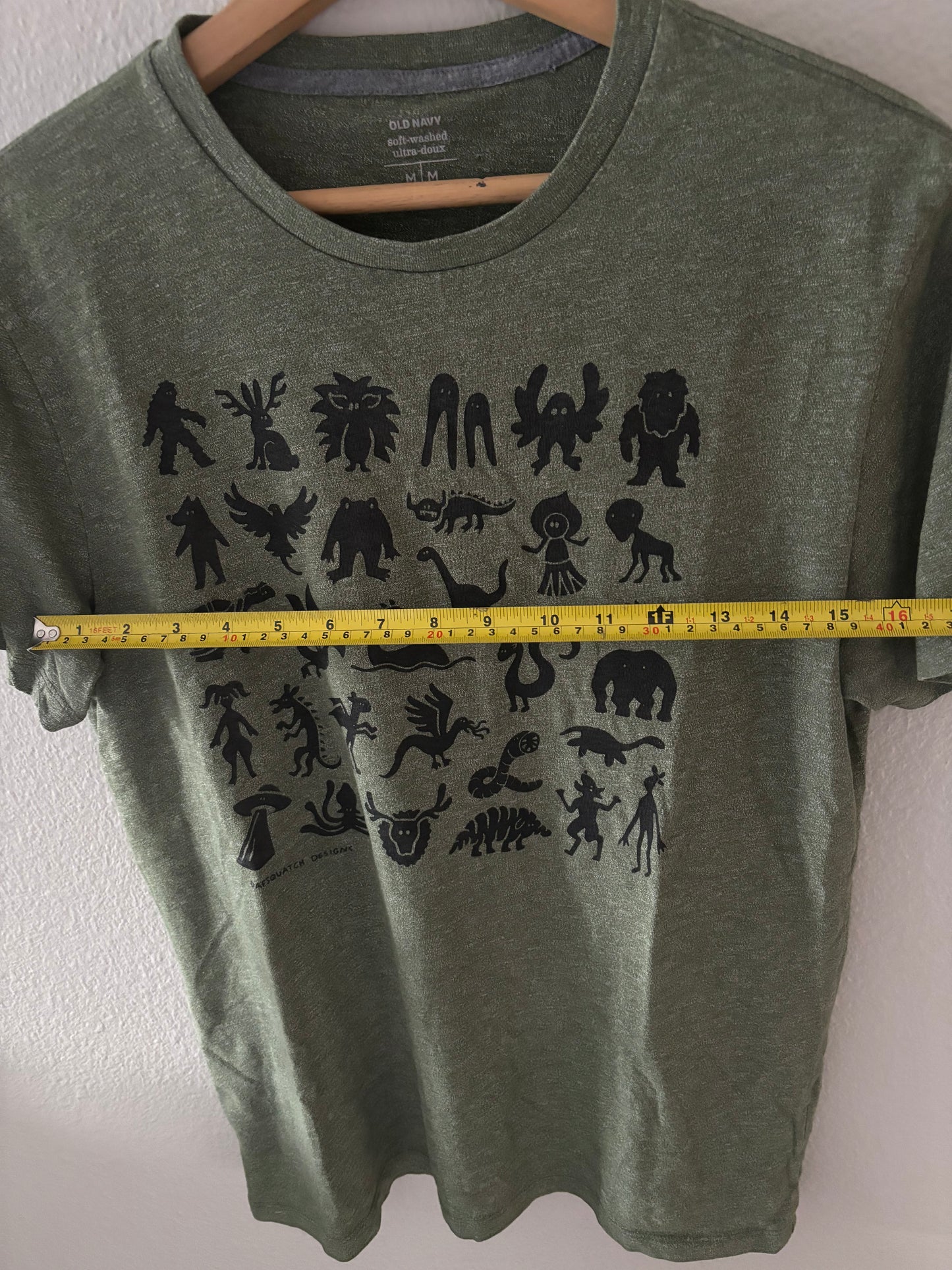 M - Mini monsters T-shirt