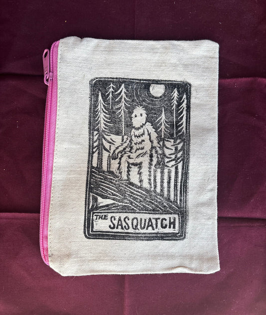Sasquatch pouch pink zipper