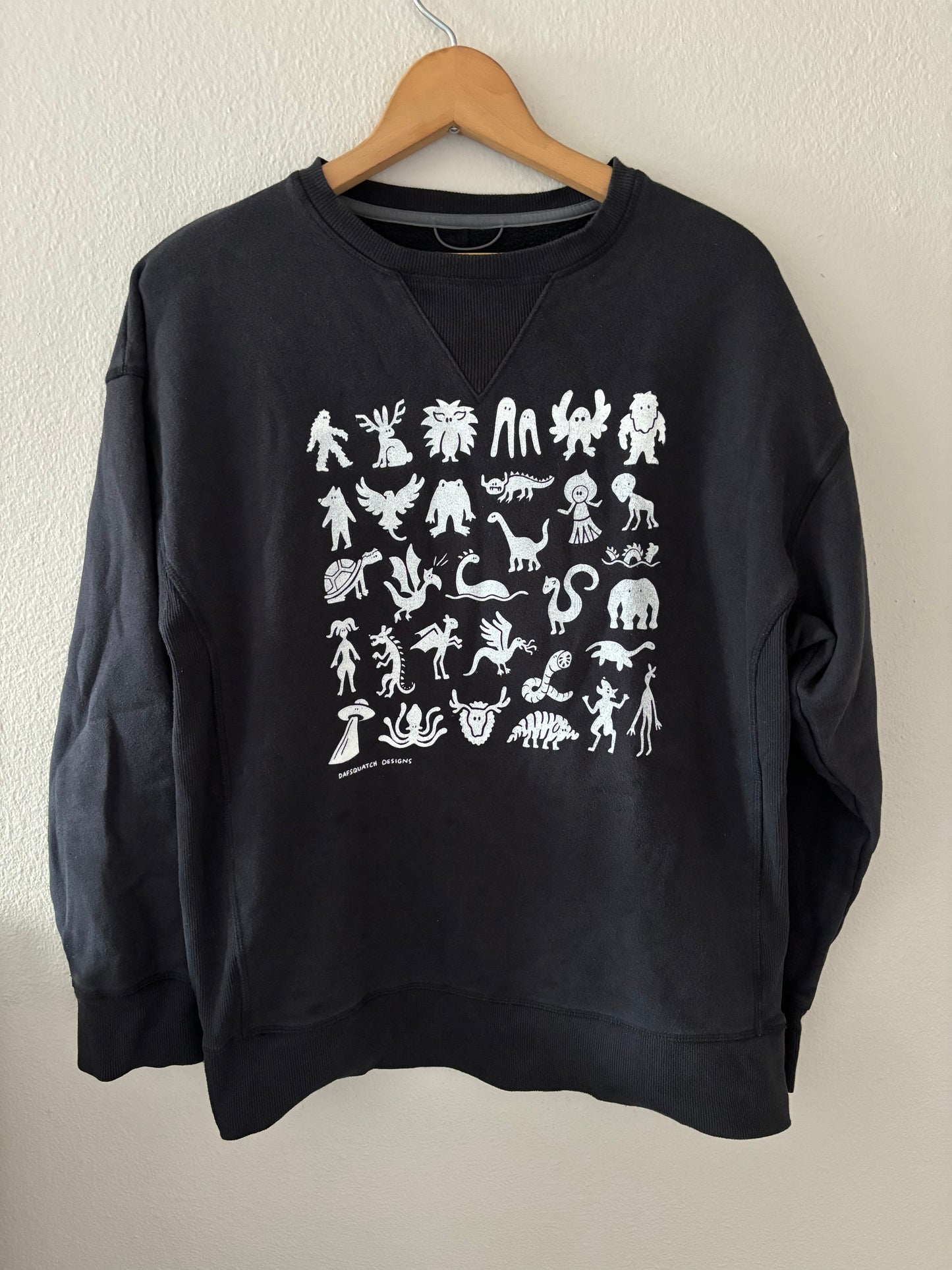 M - Mini monsters Crew neck
