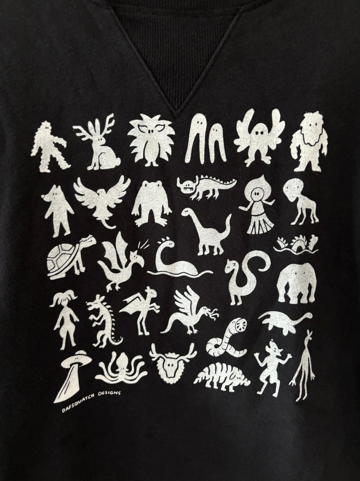 M - Mini monsters Crew neck