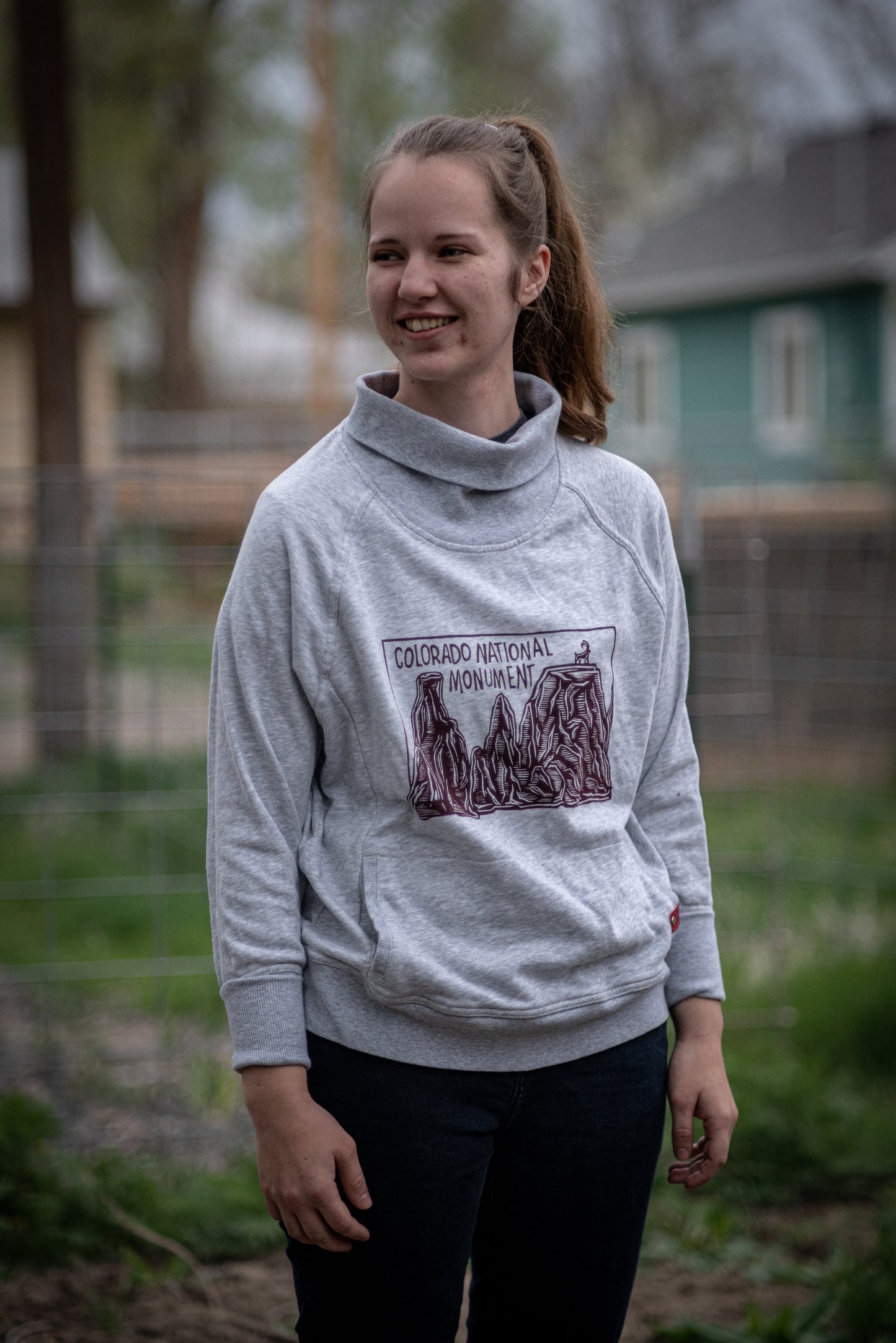 L - Monument neck hoodie