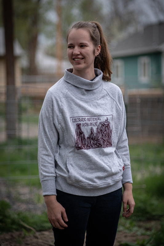 L - Monument neck hoodie